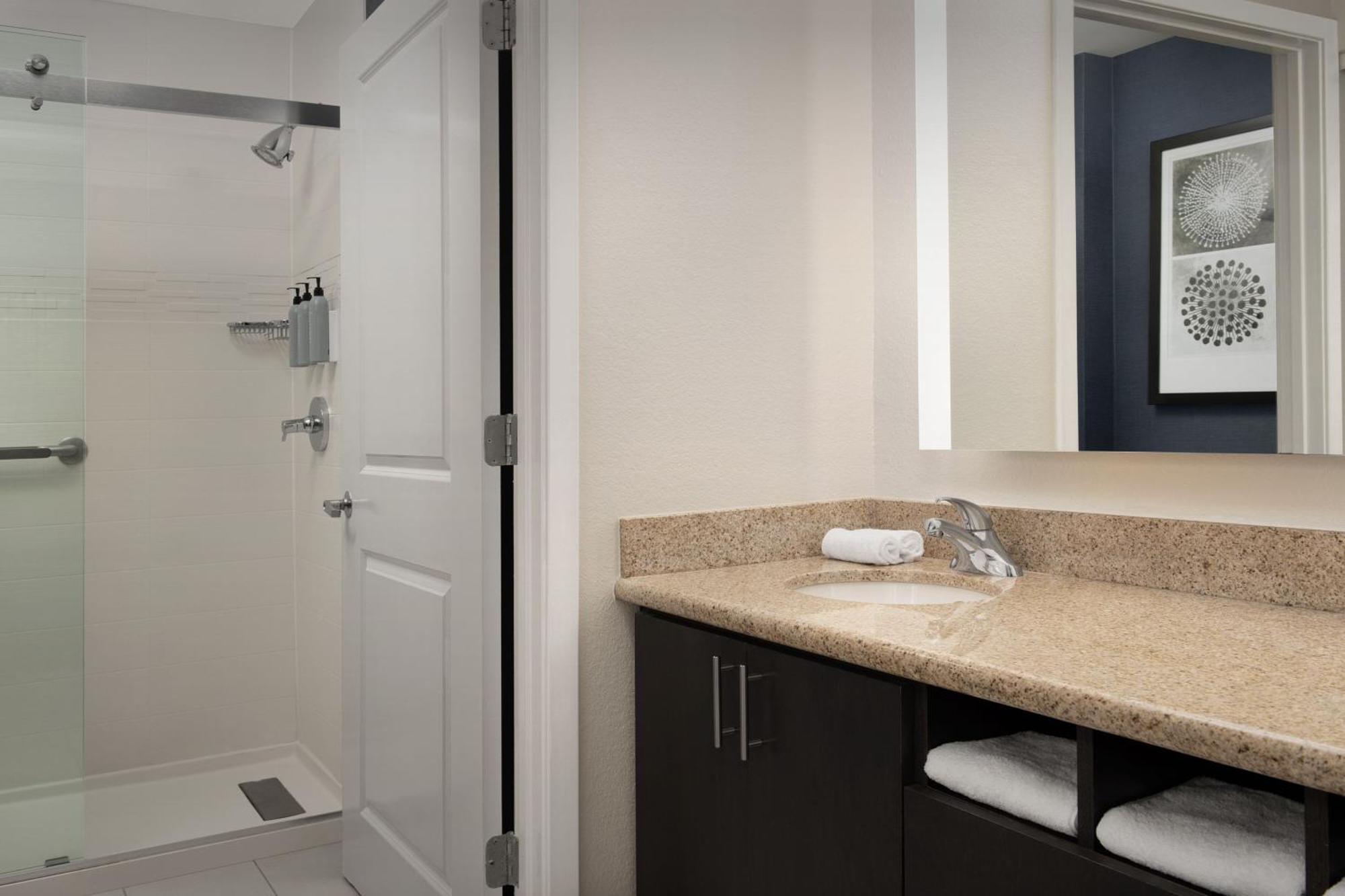 Residence Inn By Marriott Greensboro Airport Экстерьер фото