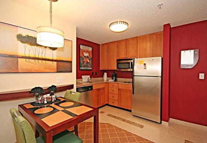 Residence Inn By Marriott Greensboro Airport Экстерьер фото